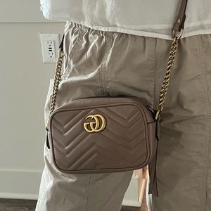 GUCCI GG MARMONT MINI SHOULDER BAG in Dusty Pink Leather